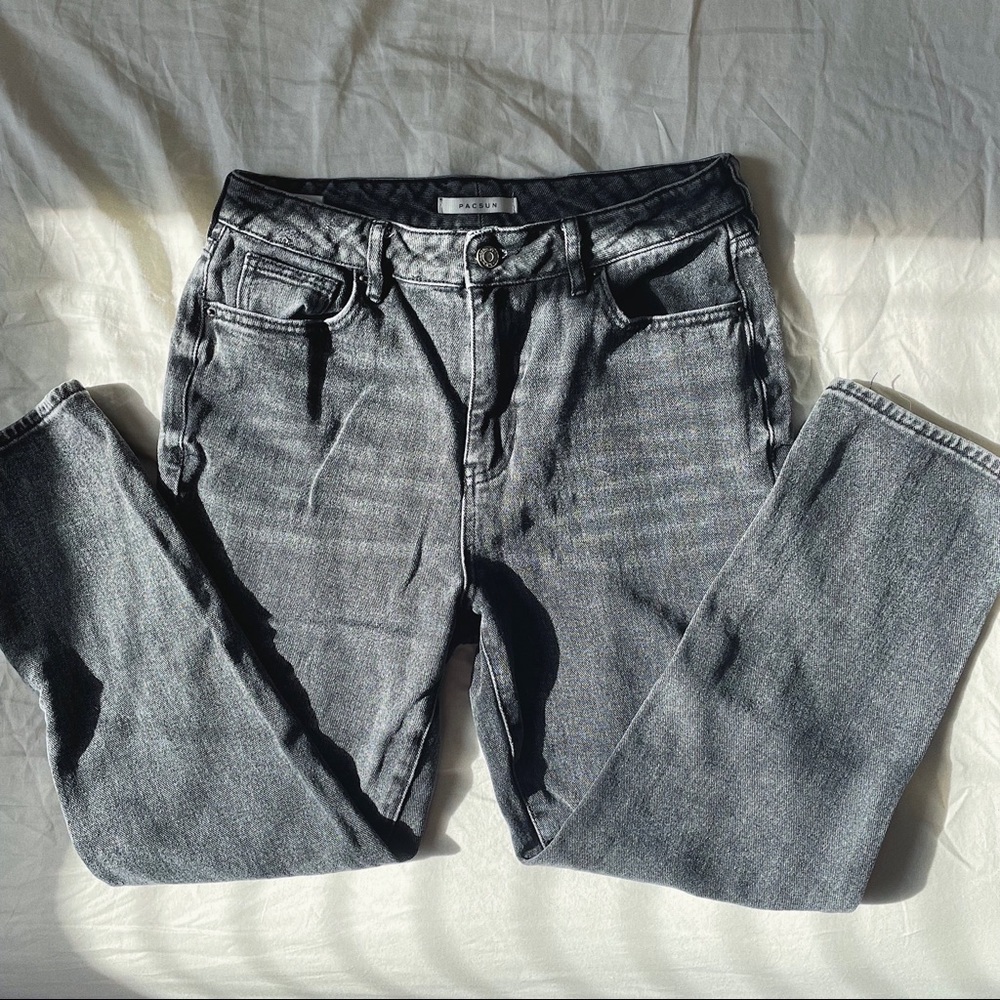 PACSUN BLACK MOM JEANS SIZE 28